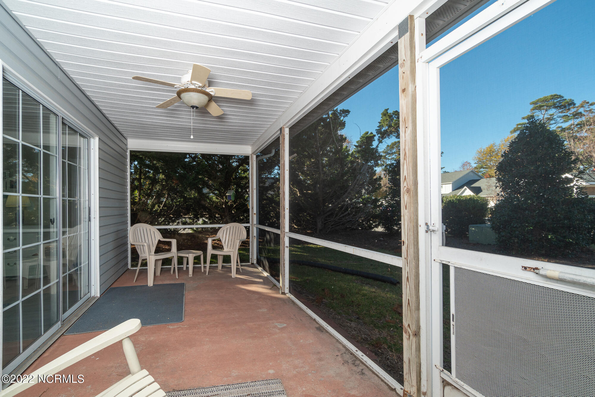 303 Barbour Road, Unit 301 Morehead City, NC 28557 - Photo 22 of 29 courtyard-301-12