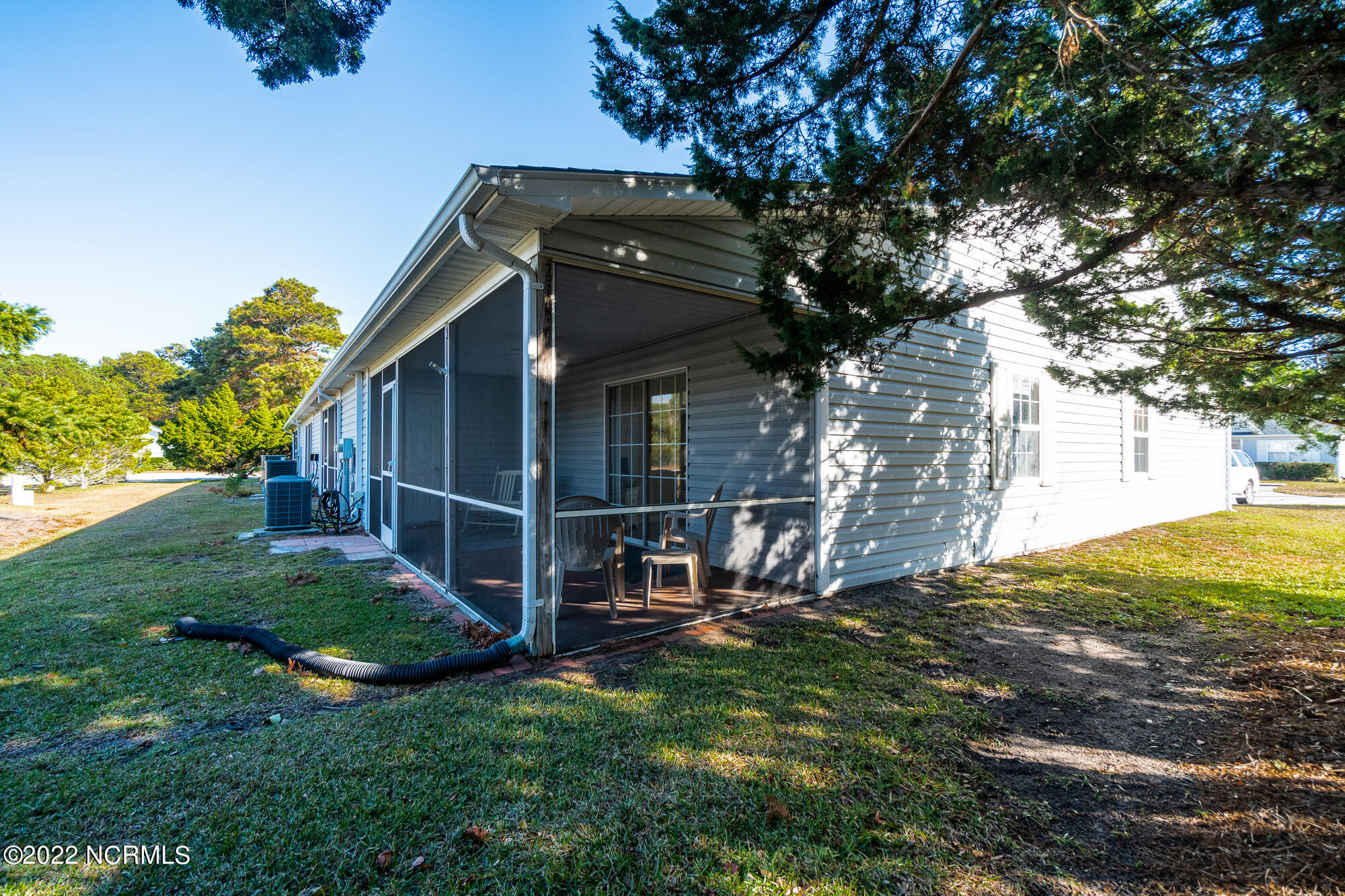 303 Barbour Road, Unit 301 Morehead City, NC 28557 - Photo 24 of 29 courtyard-301-26