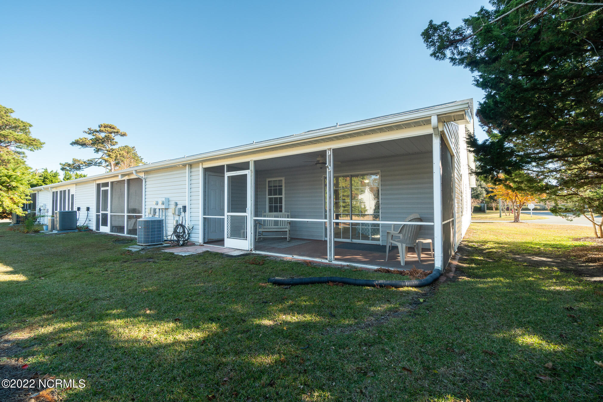303 Barbour Road, Unit 301 Morehead City, NC 28557 - Photo 25 of 29 courtyard-301-28