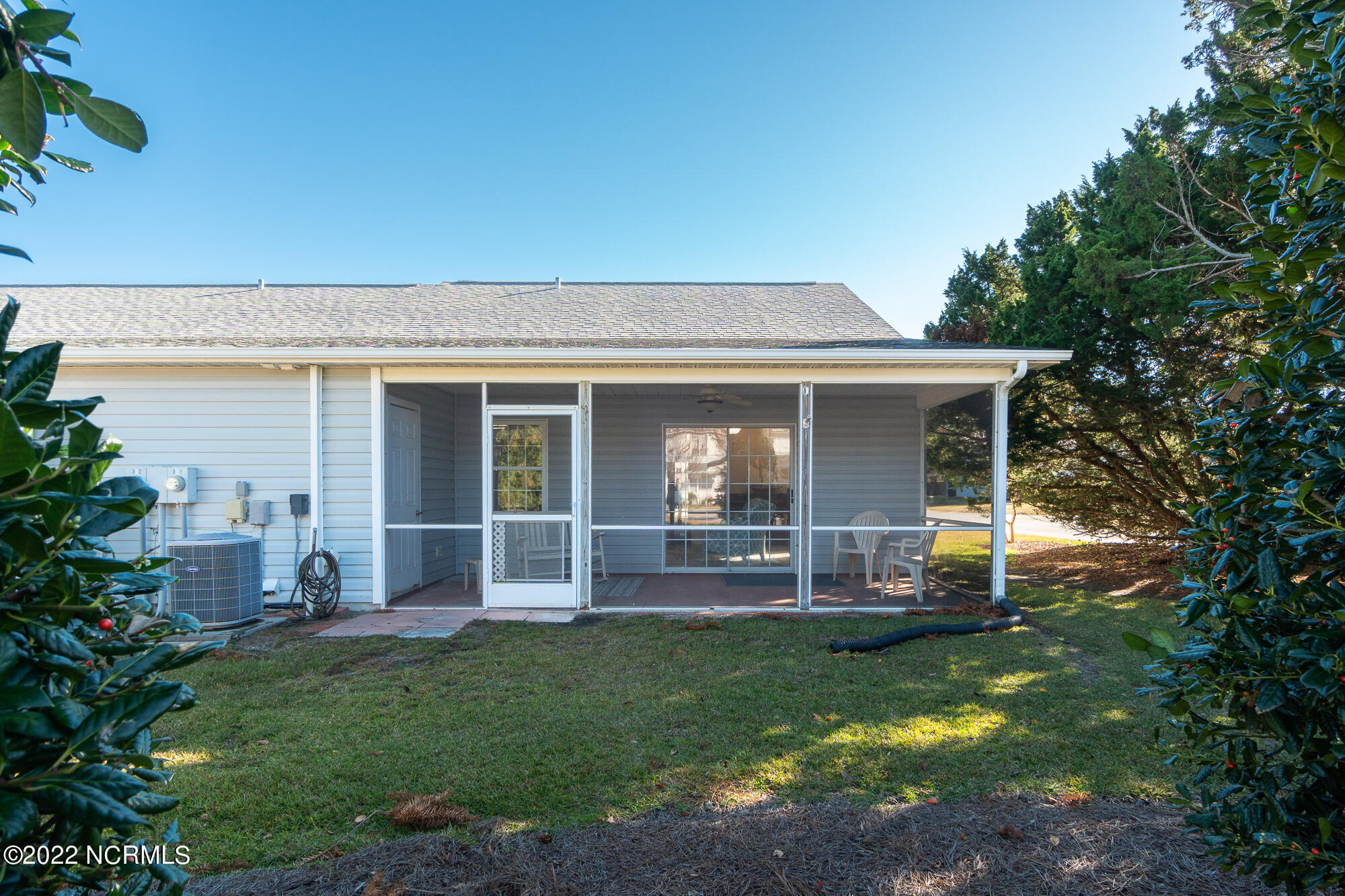 303 Barbour Road, Unit 301 Morehead City, NC 28557 - Photo 26 of 29 courtyard-301-29