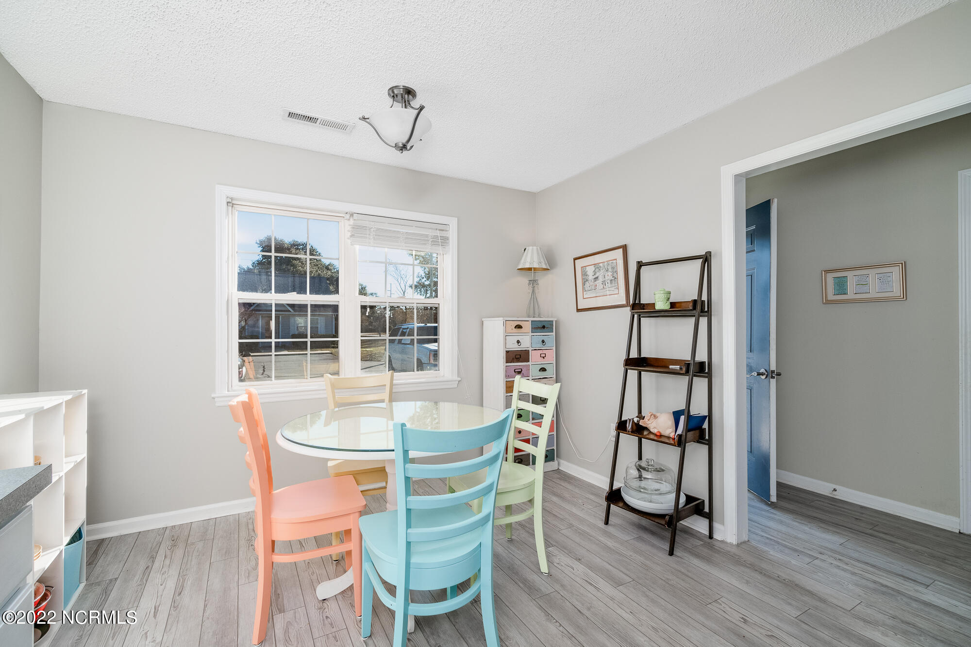303 Barbour Road, Unit 301 Morehead City, NC 28557 - Photo 9 of 29 courtyard-301-18