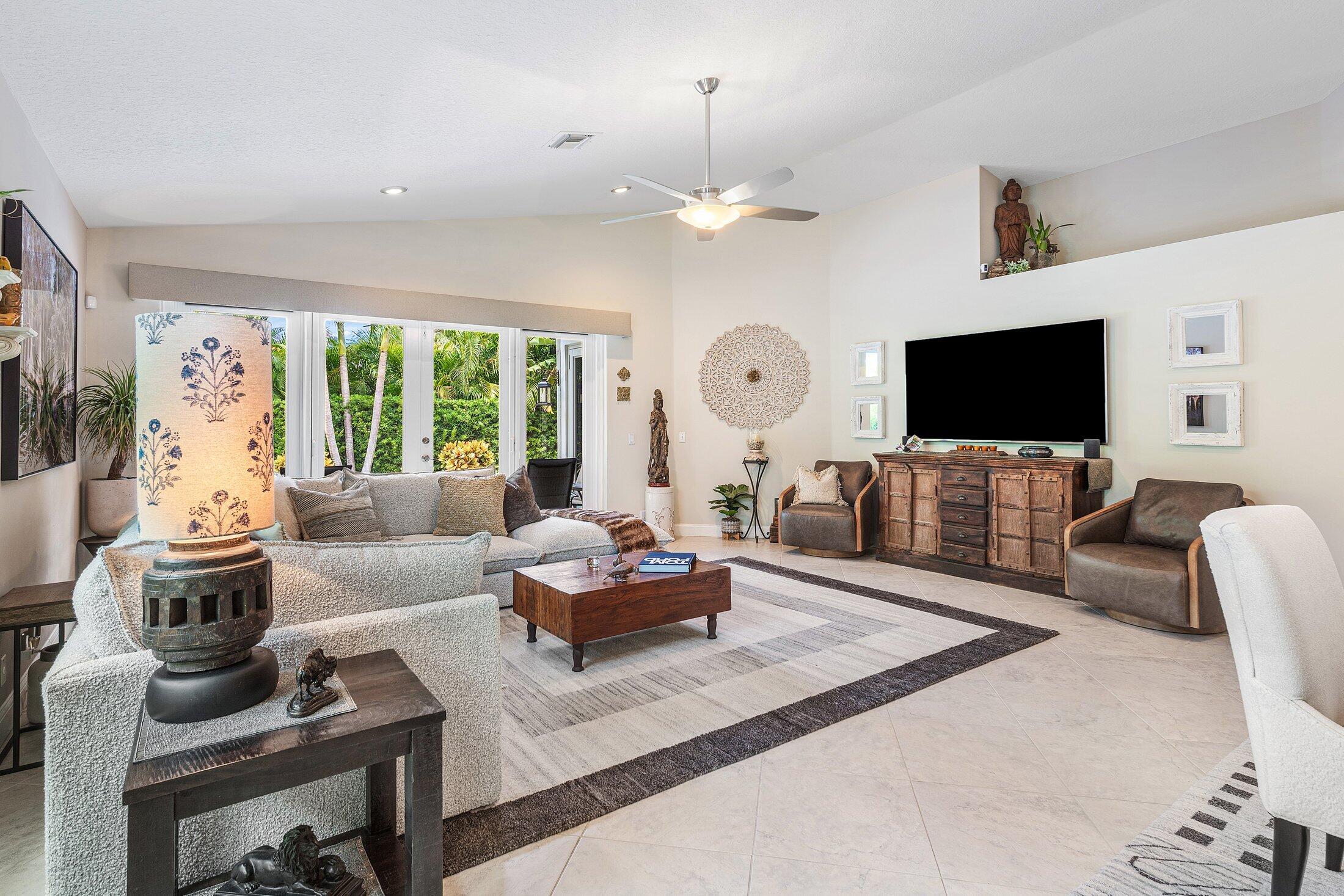 17275 Antigua Point Way Boca Raton, FL 33487 - Photo 17 of 64 Living Room