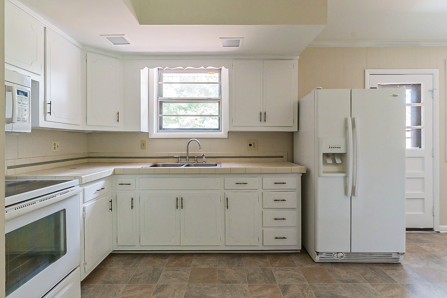 192 Tusculum Road Antioch, TN 37013 - Photo 2 of 24 Gallery Image 2