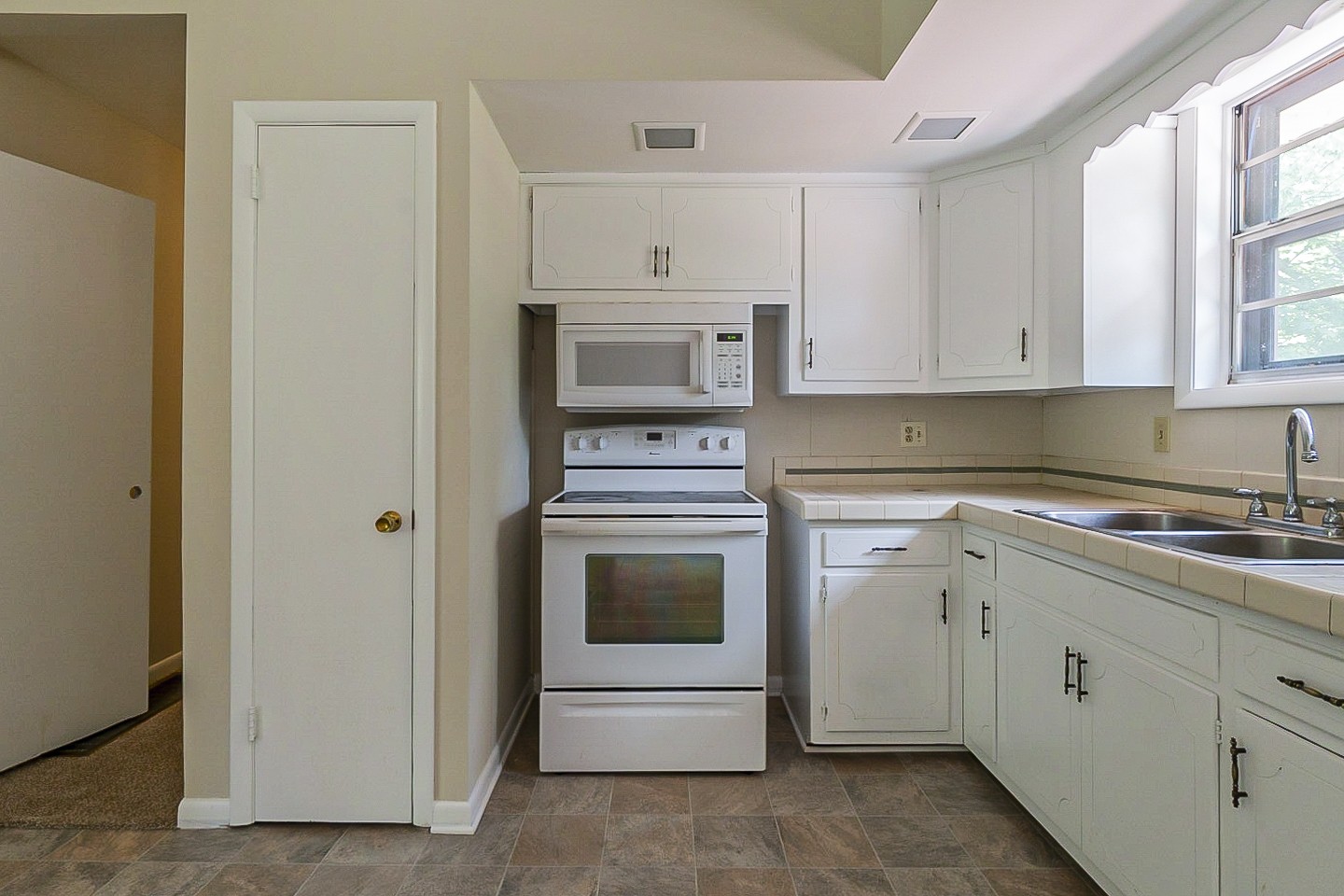 192 Tusculum Road Antioch, TN 37013 - Photo 7 of 24 Gallery Image 7