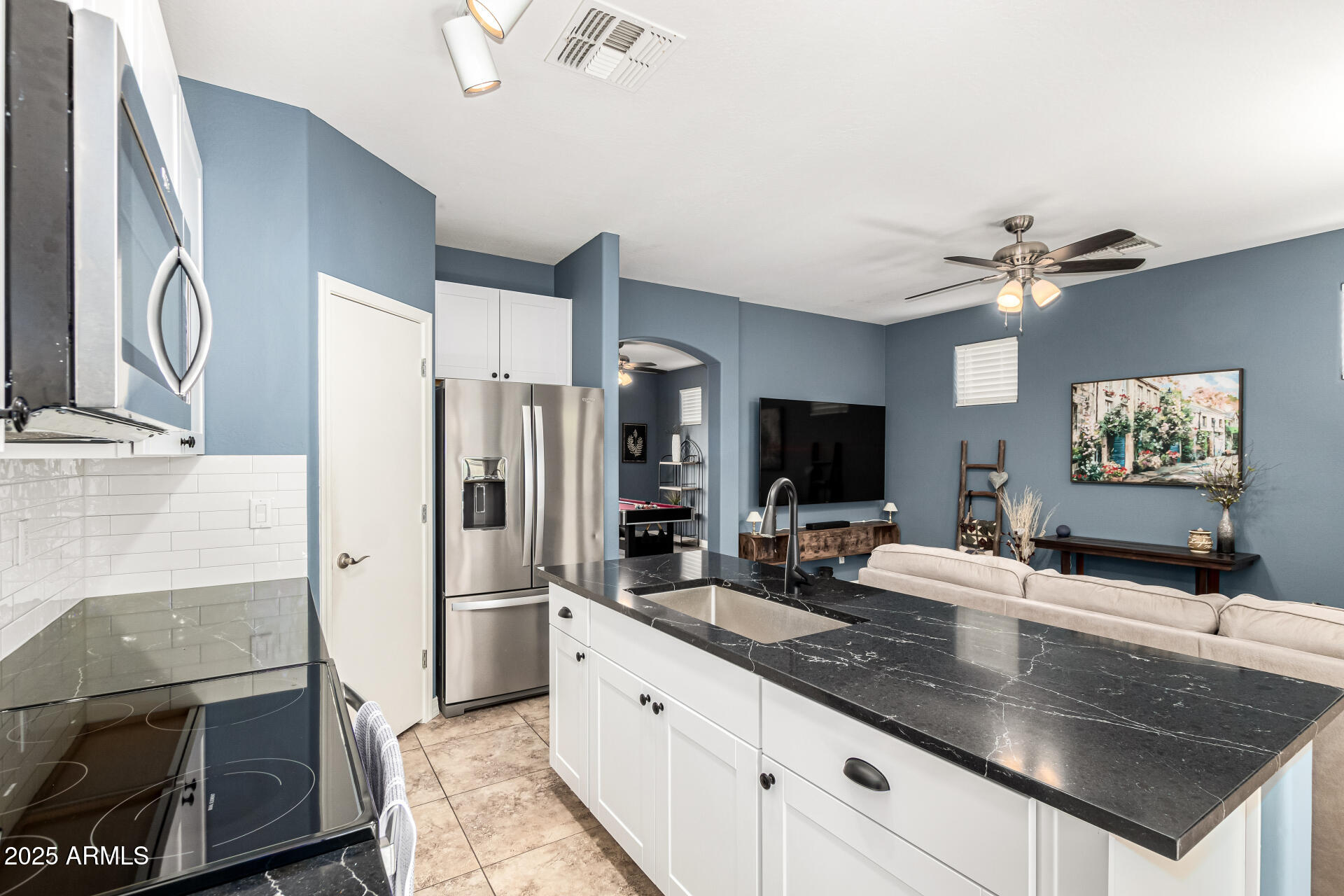 332 South Travis Mesa, AZ 85208 - Photo 2 of 24 15-Travis