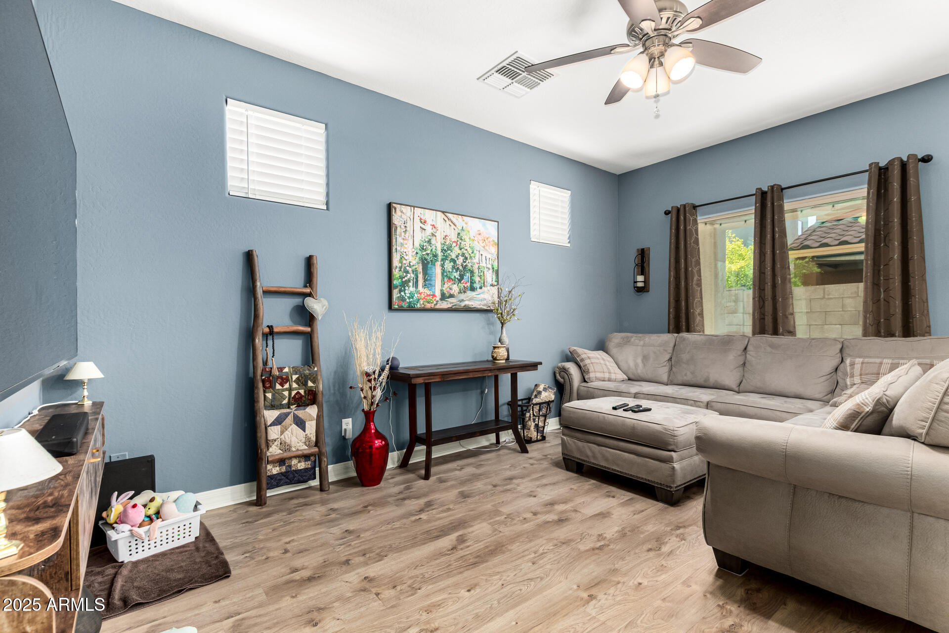 332 South Travis Mesa, AZ 85208 - Photo 6 of 24 08-Travis