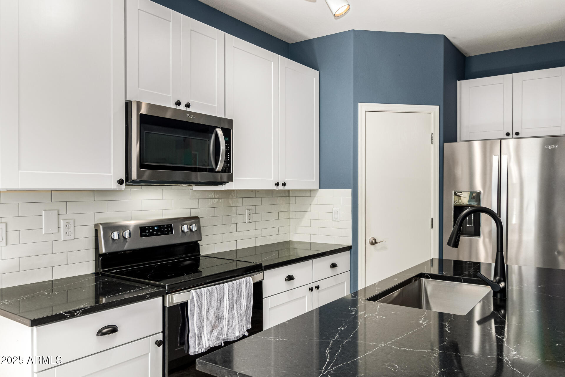 332 South Travis Mesa, AZ 85208 - Photo 8 of 24 14-Travis