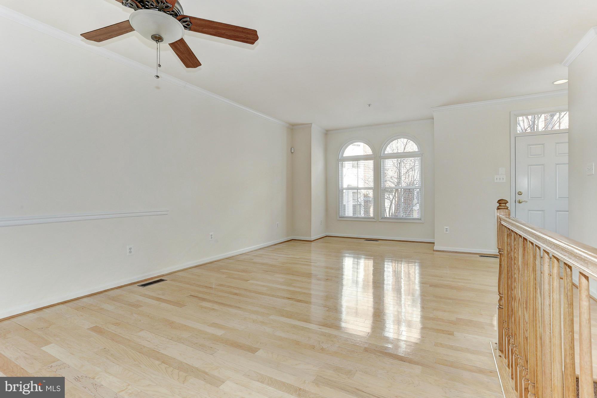 10279 Rutland Round Road, Unit 43 Columbia, MD 21044 - Photo 3 of 28 Living Room