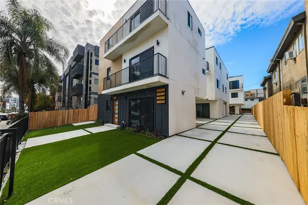 $5,495 | 1239 North Orange Drive, Unit 1237 1/2, Los Angeles, CA 90038