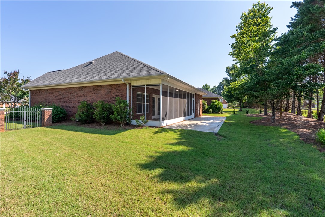 703 Nottingham Court Seneca, SC 29672 - Photo 21 of 39