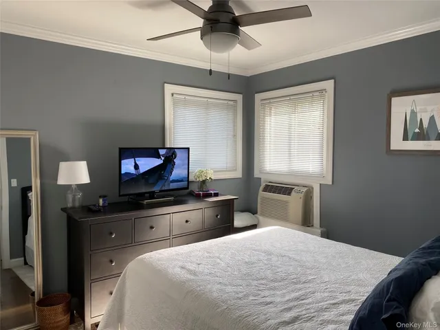 $2,400 | 326 Edmunton Drive, Unit L7, North Babylon, NY 11703