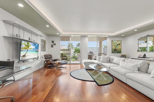 $2,500,000 | 170 Chilean Avenue, Unit 3C, Palm Beach, FL 33480