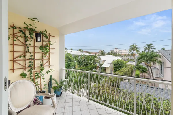 $2,500,000 | 170 Chilean Avenue, Unit 3C, Palm Beach, FL 33480