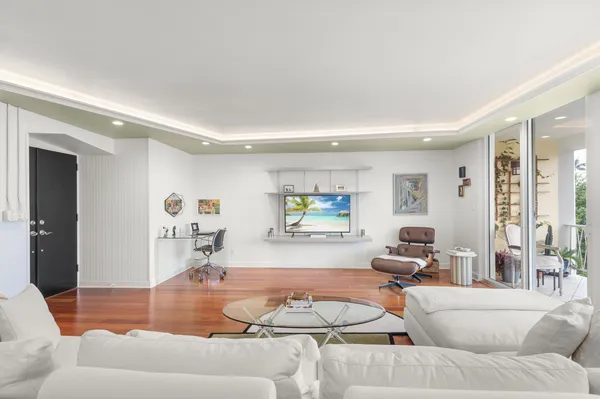 $2,500,000 | 170 Chilean Avenue, Unit 3C, Palm Beach, FL 33480