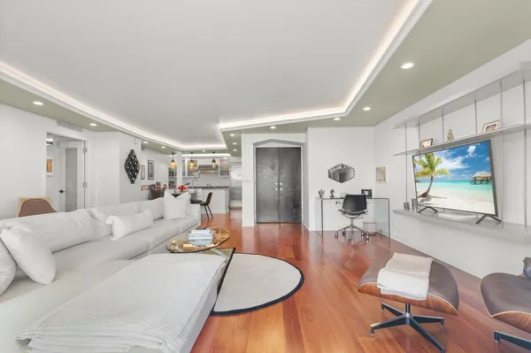 $2,500,000 | 170 Chilean Avenue, Unit 3C, Palm Beach, FL 33480