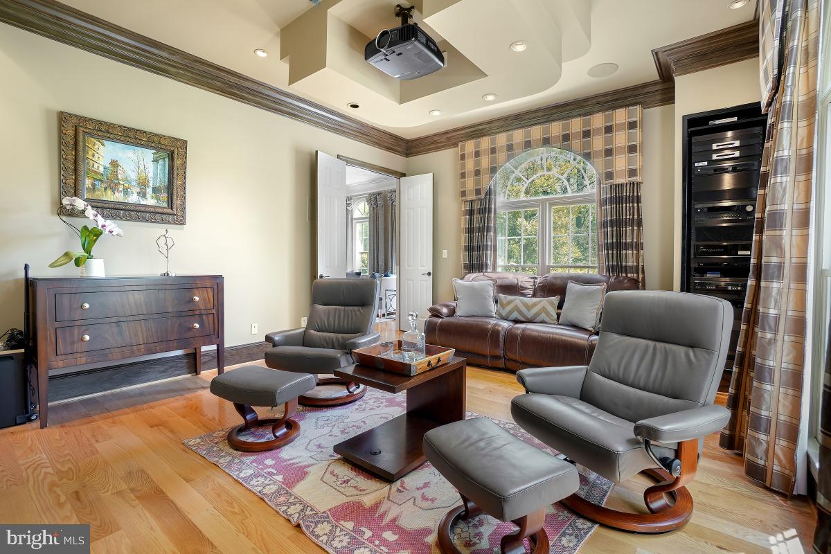 11116 Stuart Mill Road Oakton, VA 22124 - Photo 13 of 74 Gallery Image 13
