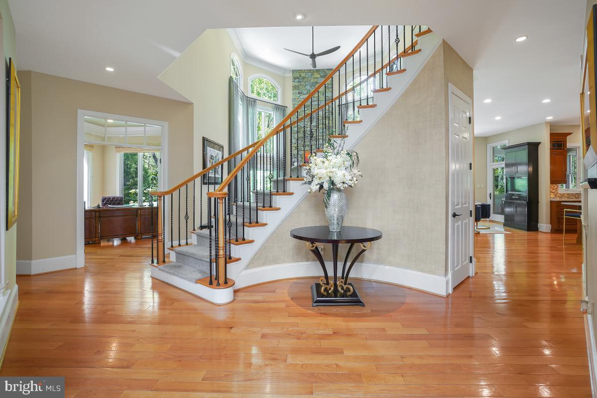 11116 Stuart Mill Road Oakton, VA 22124 - Photo 18 of 74 Gallery Image 18