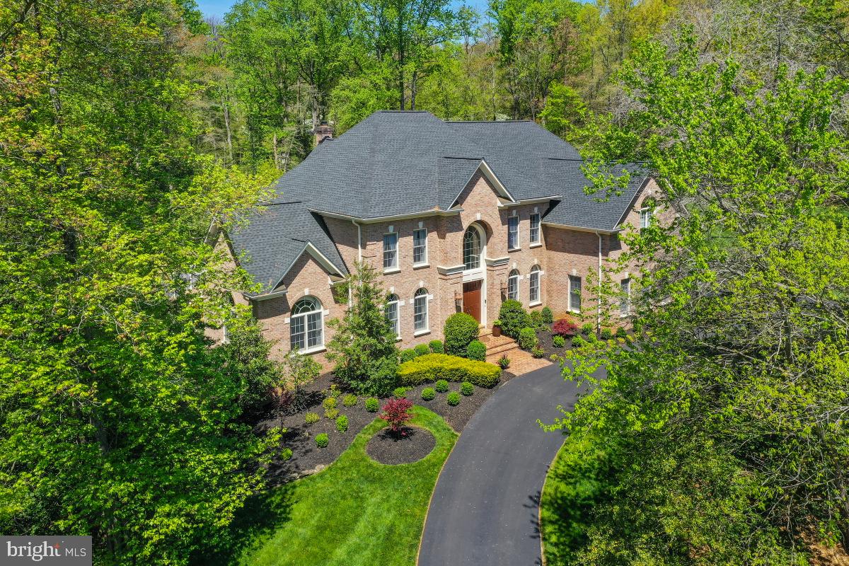 11116 Stuart Mill Road Oakton, VA 22124 - Photo 4 of 74 Gallery Image 4