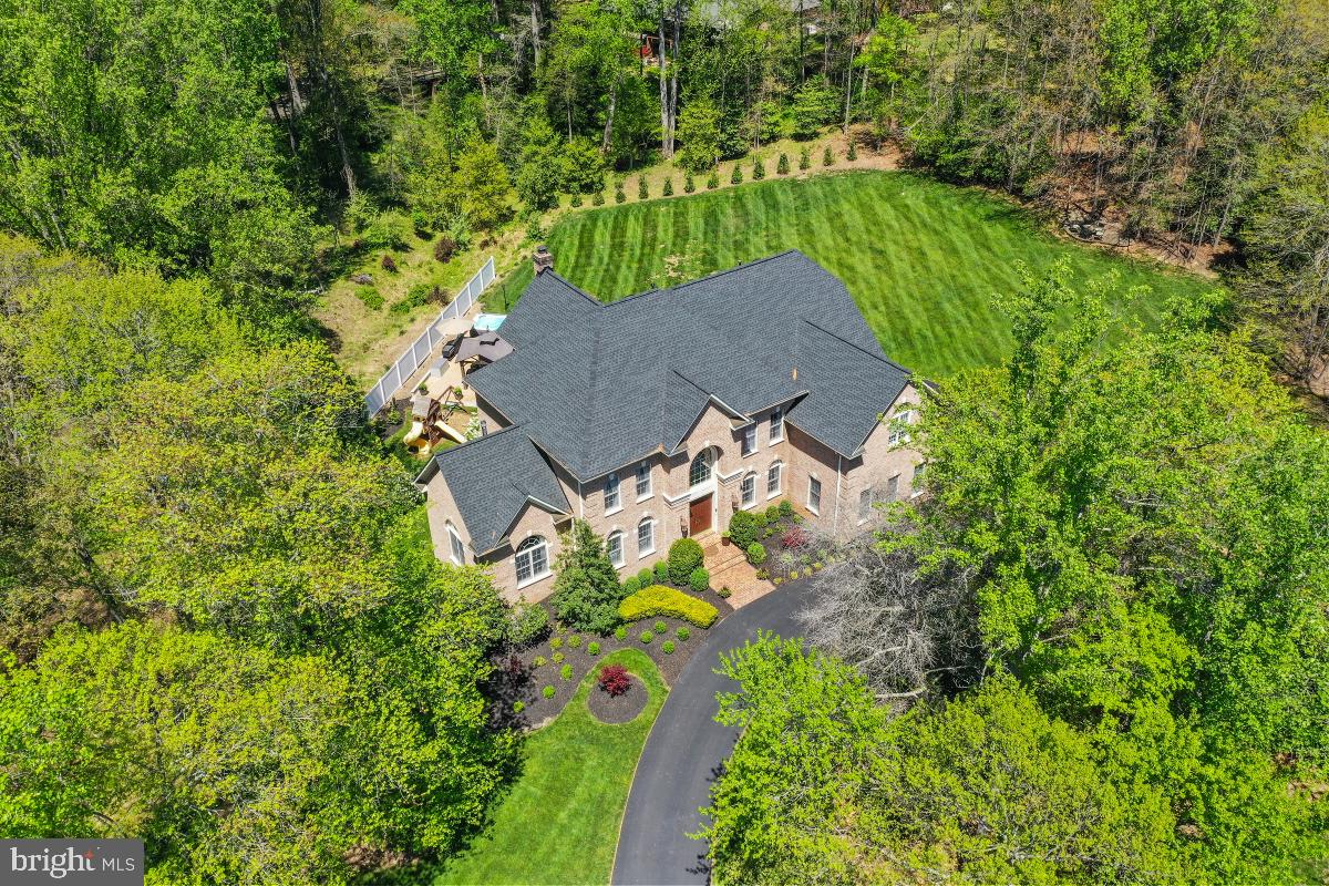 11116 Stuart Mill Road Oakton, VA 22124 - Photo 5 of 74 Gallery Image 5