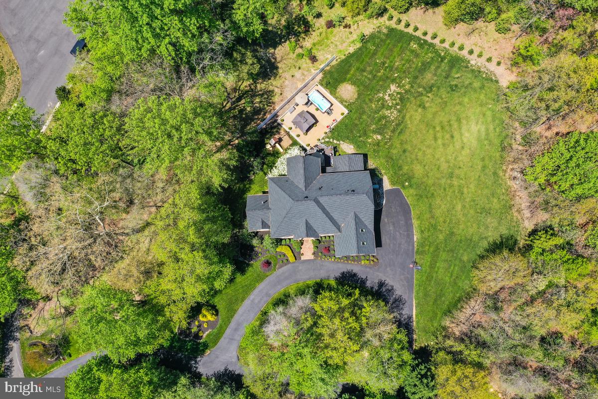 11116 Stuart Mill Road Oakton, VA 22124 - Photo 6 of 74 Gallery Image 6
