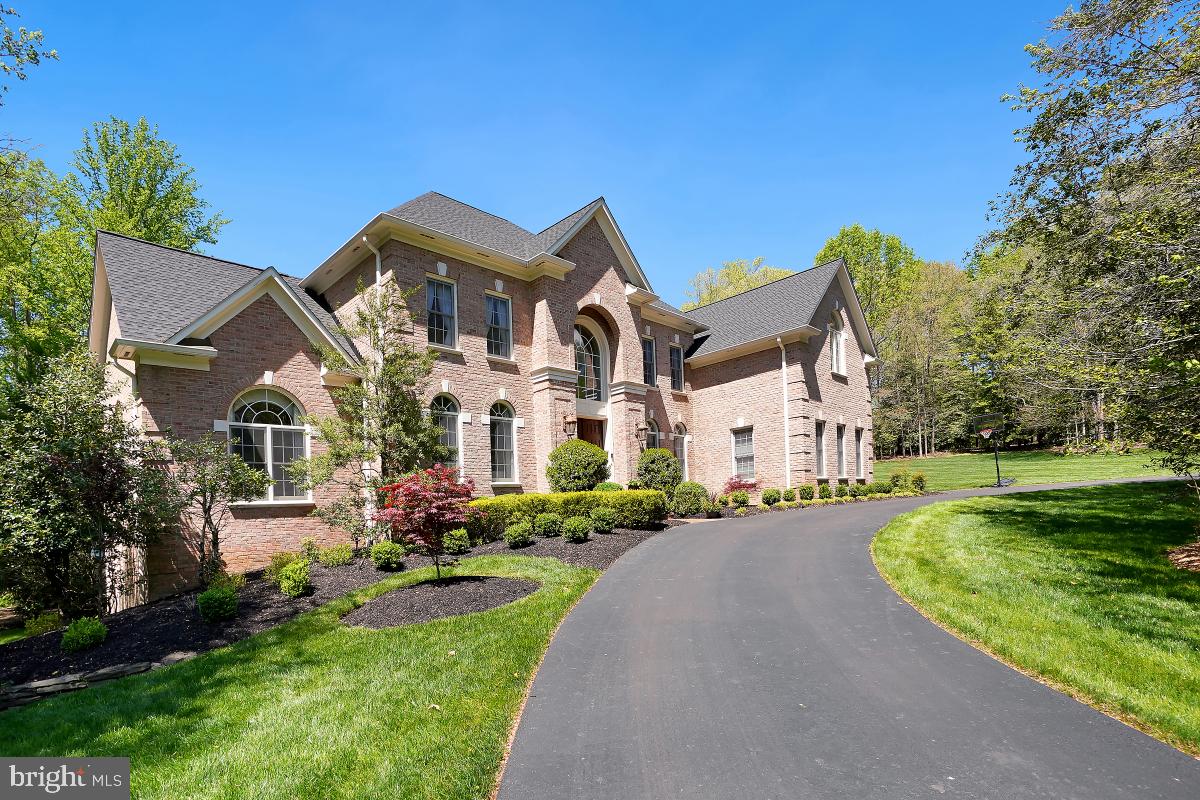 11116 Stuart Mill Road Oakton, VA 22124 - Photo 8 of 74 Gallery Image 8