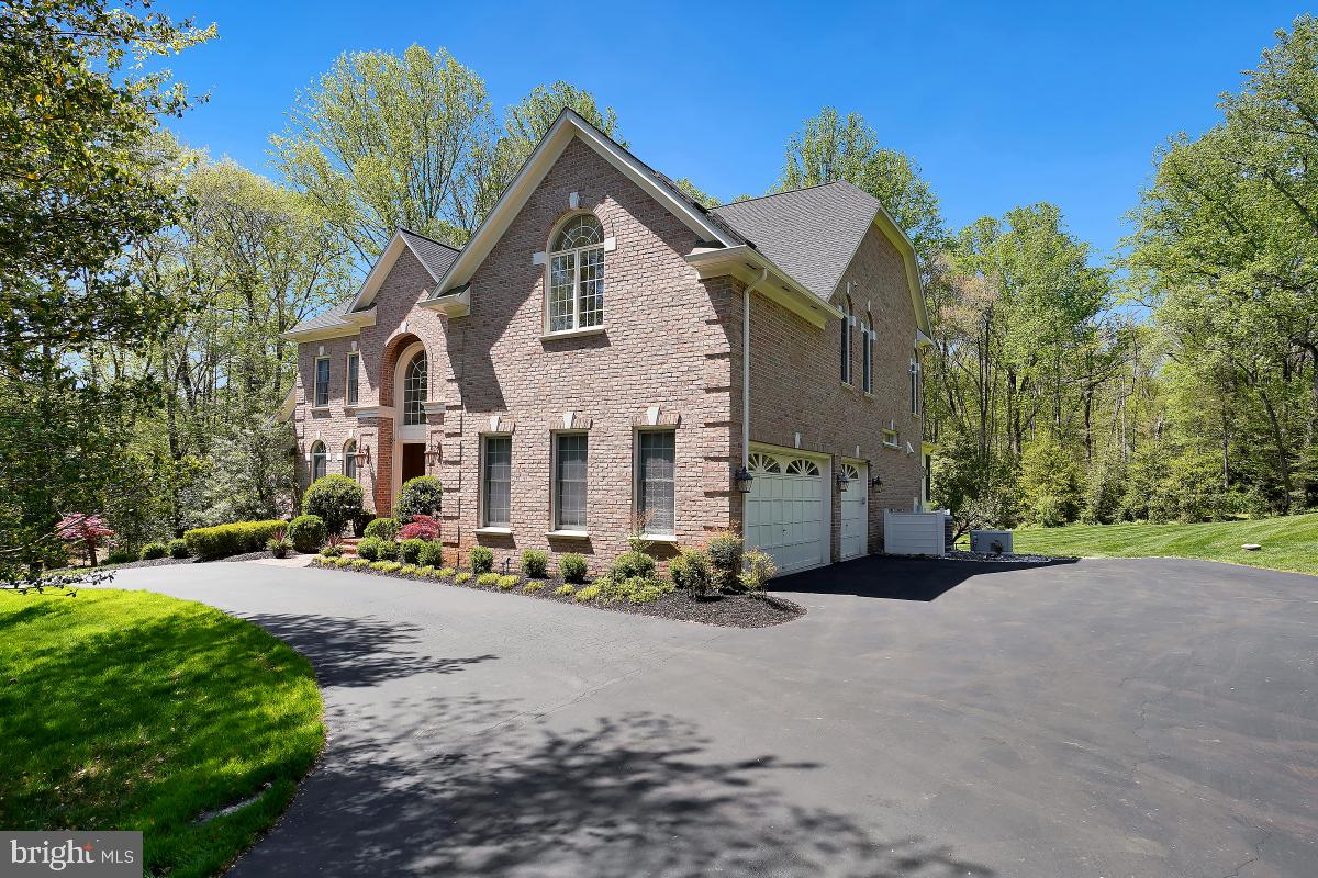 11116 Stuart Mill Road Oakton, VA 22124 - Photo 9 of 74 Gallery Image 9