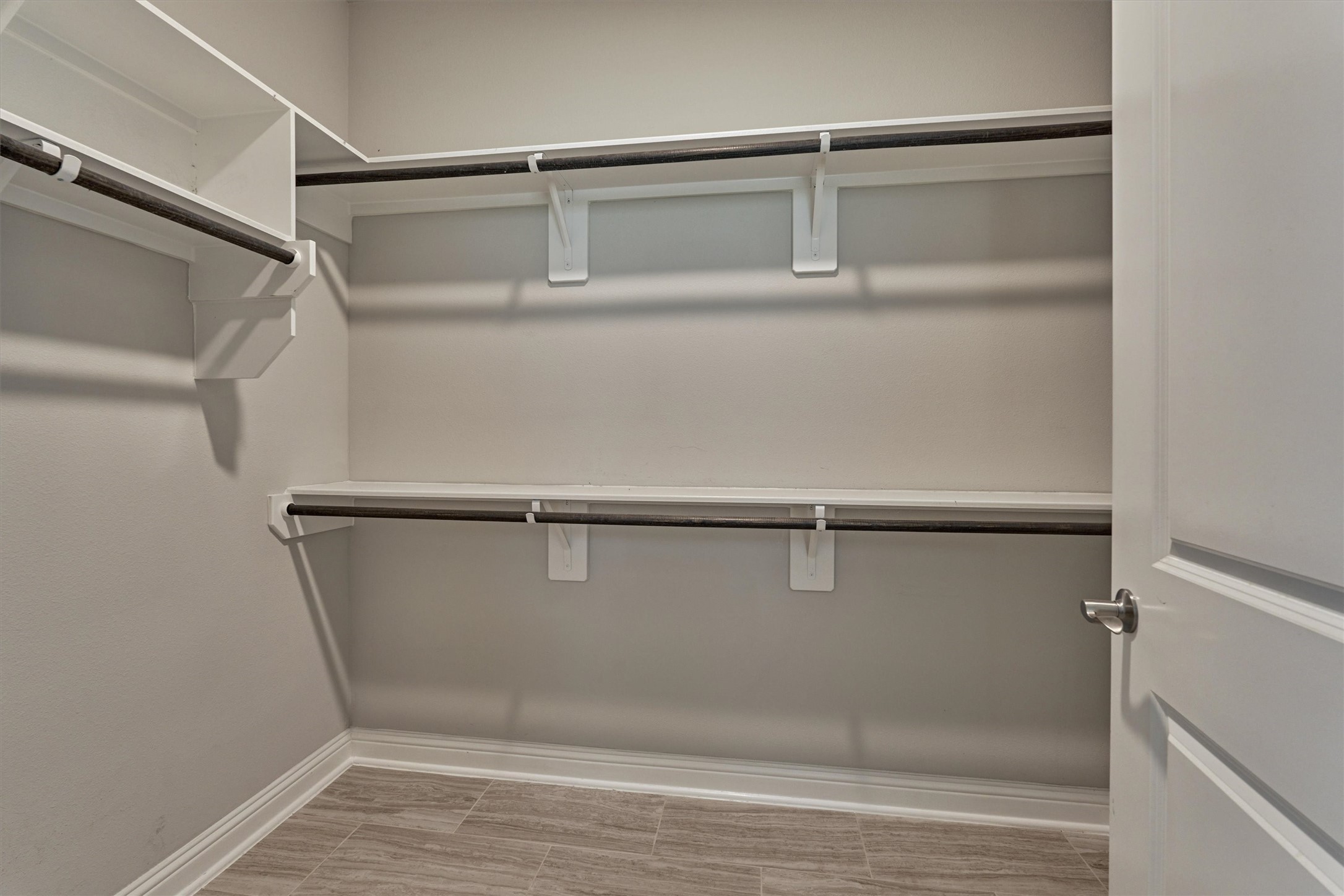 180 Racetrack Lane Montgomery, TX 77356 - Photo 26 of 46 Primary walk in closet.