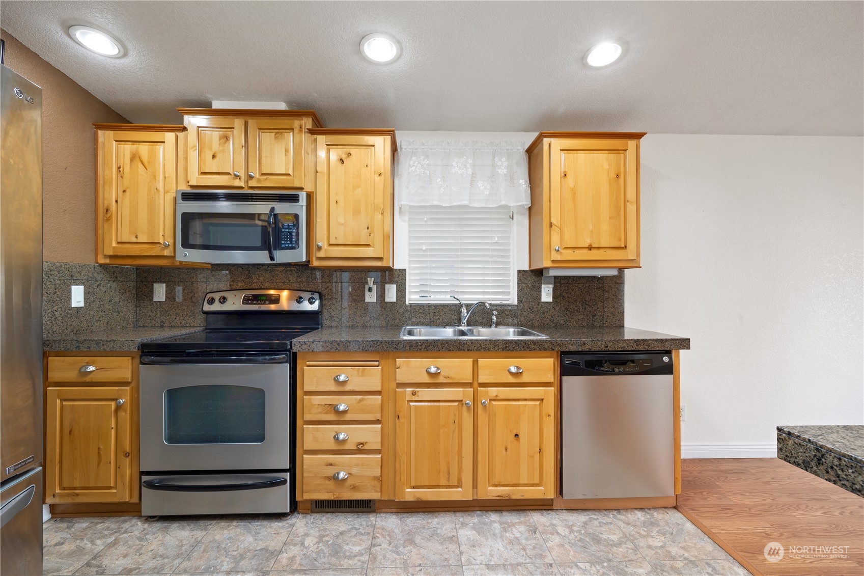 23825 15th Avenue Southeast, Unit 410 Bothell, WA 98021 - Photo 10 of 27 Gallery Image 10