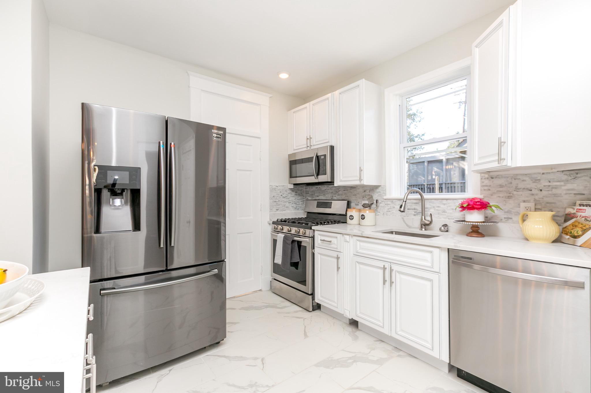 500 Kingston Road Baltimore, MD 21229 - Photo 11 of 32