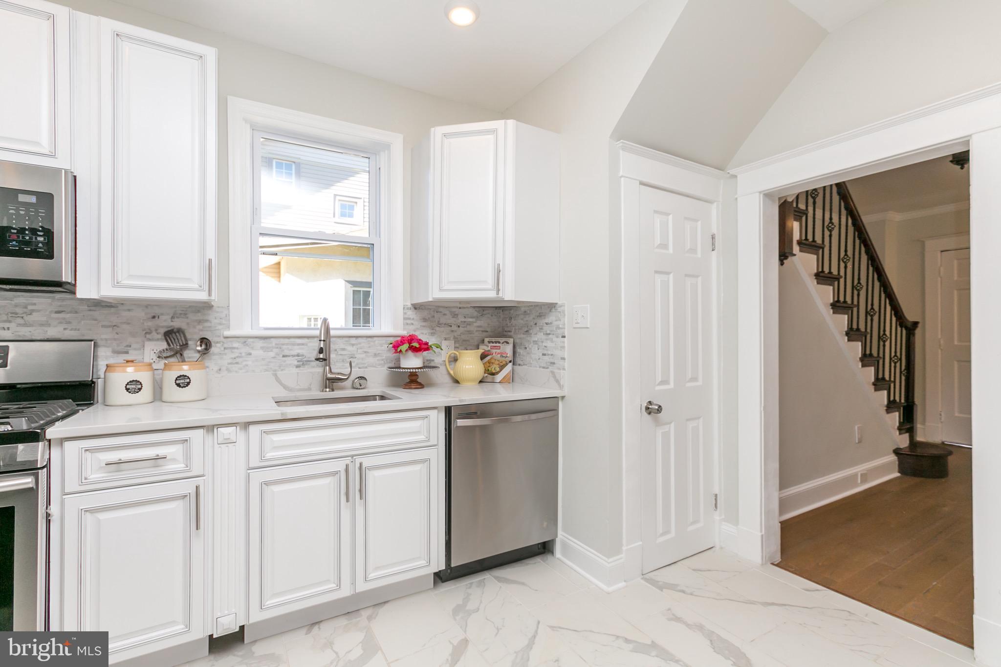500 Kingston Road Baltimore, MD 21229 - Photo 14 of 32