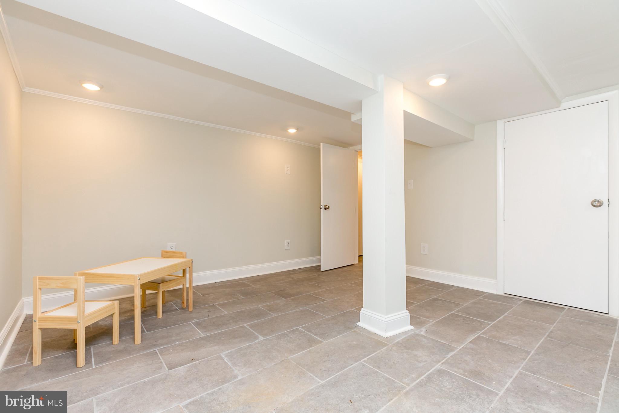 500 Kingston Road Baltimore, MD 21229 - Photo 26 of 32 Finished Basement