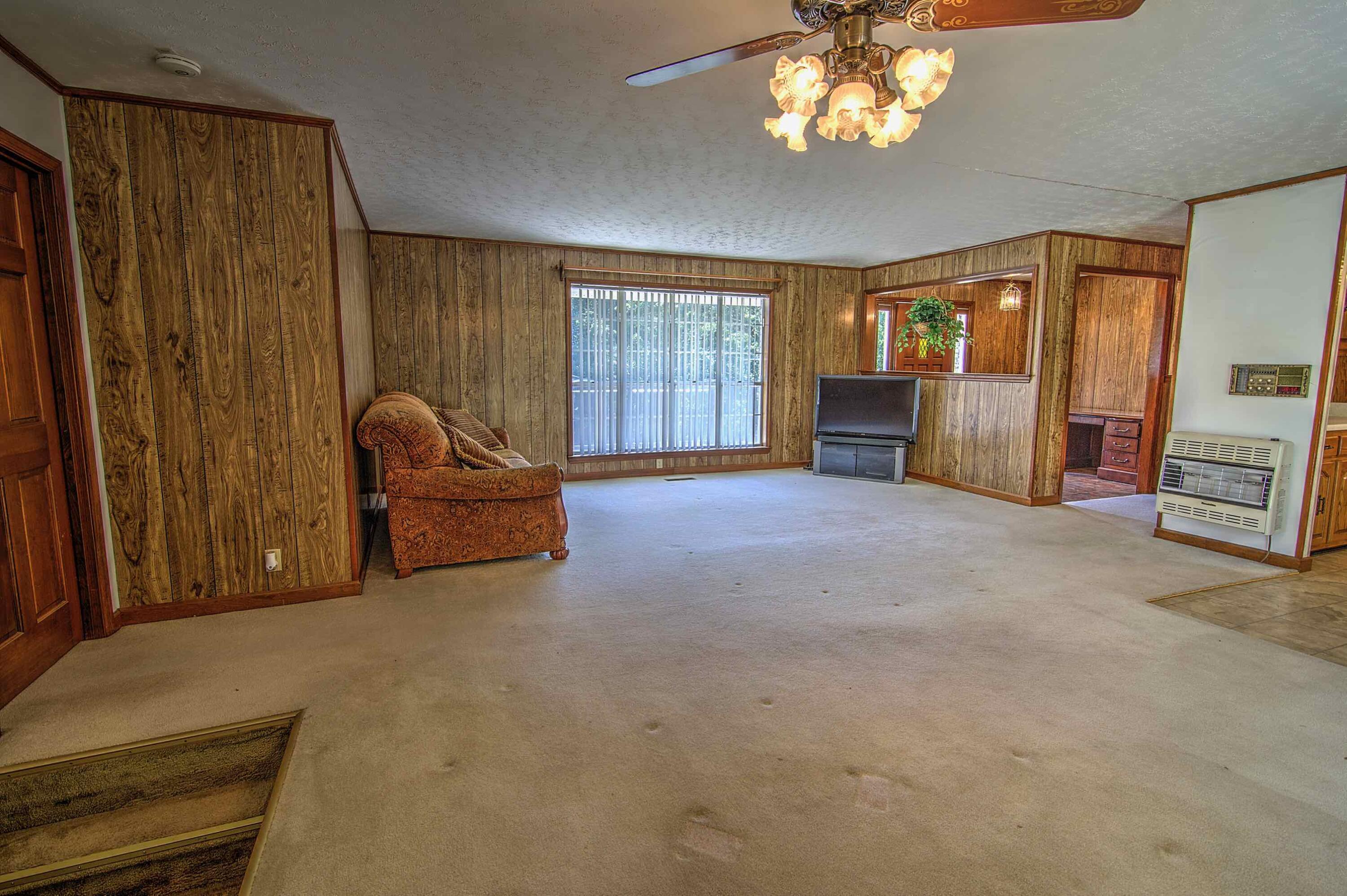 110 Hughes Road Trenton, GA 30752 - Photo 9 of 63 Camera09