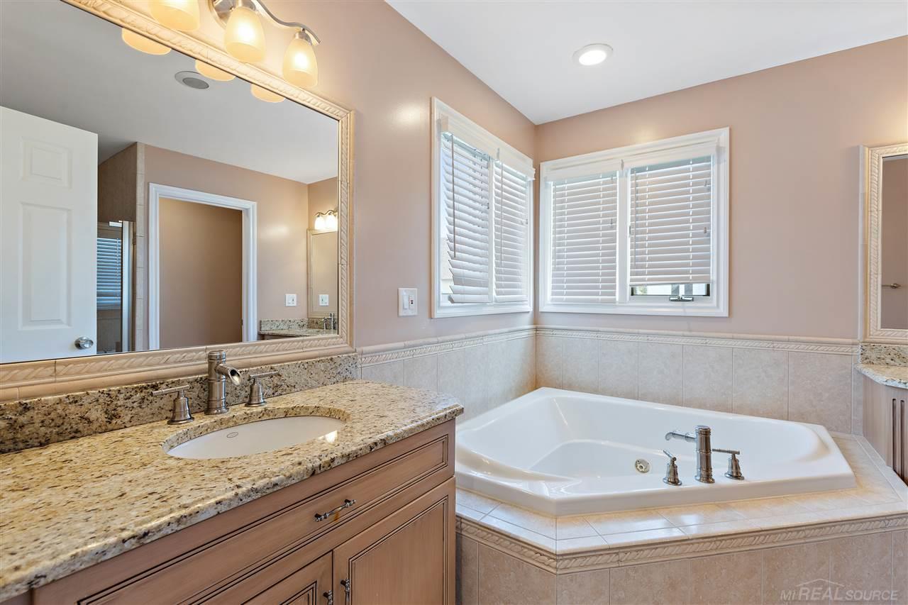 1158 Rochelle Park Drive Rochester Hills, MI 48309 - Photo 41 of 59