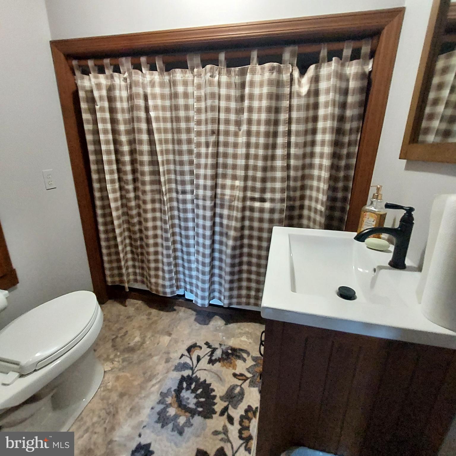 329 Pennington - Titusville Road Pennington, NJ 08534 - Photo 13 of 59 1st floor half bath