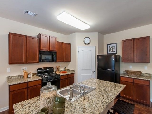 999 Jacobs Way Cantonment, FL 32533 - Photo 5 of 14 Gallery Image 5