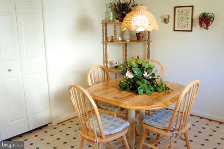 876 Rudder Way Annapolis, MD 21401 - Photo 6 of 18 Breakfast Area