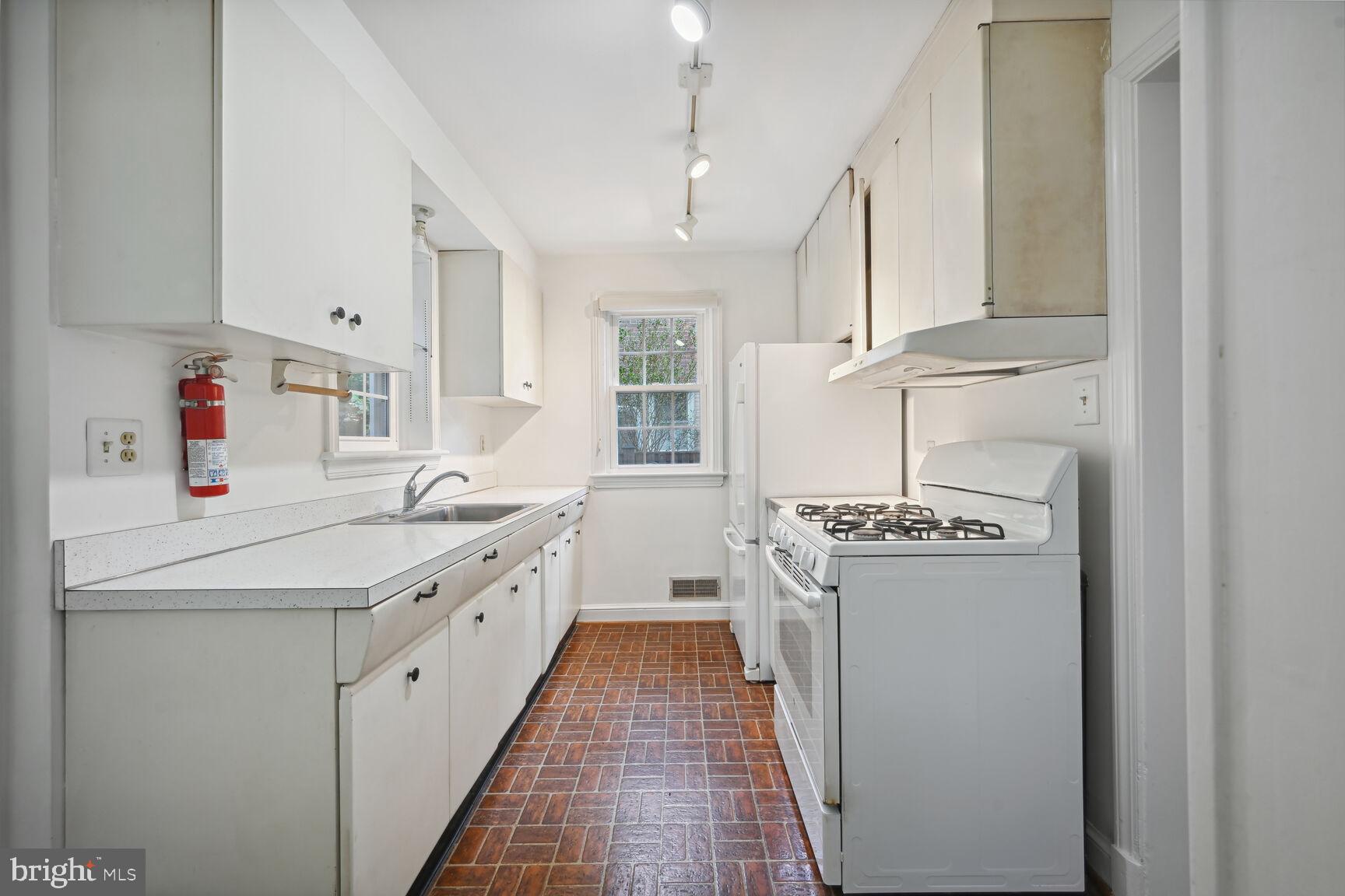 10113 Big Rock Road Silver Spring, MD 20901 - Photo 5 of 43