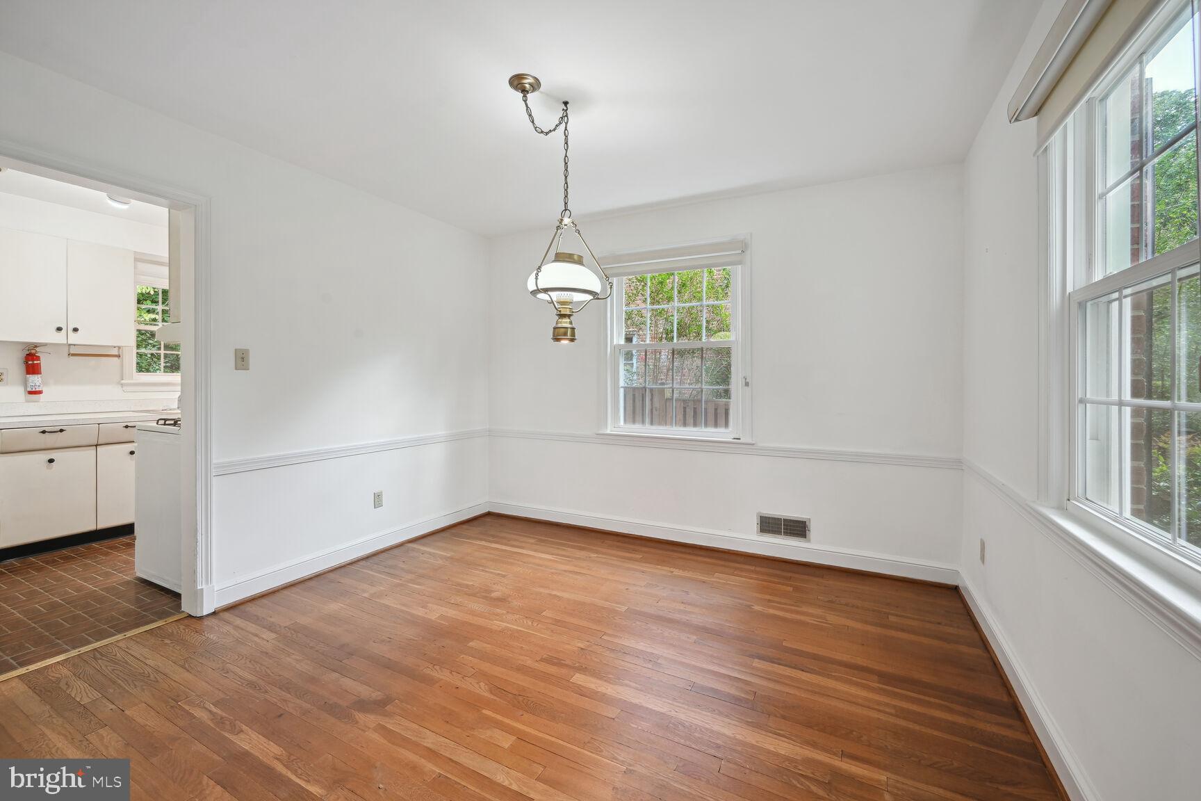 10113 Big Rock Road Silver Spring, MD 20901 - Photo 7 of 43