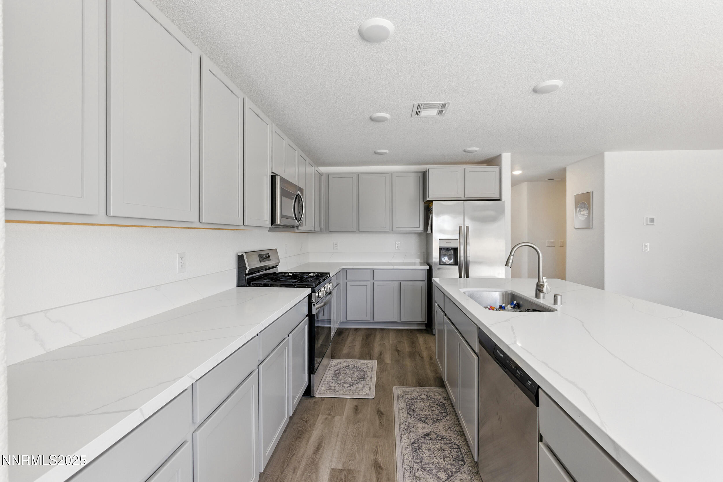 6778 Shell Court Fernley, NV 89408 - Photo 12 of 33 26_4l2a2128