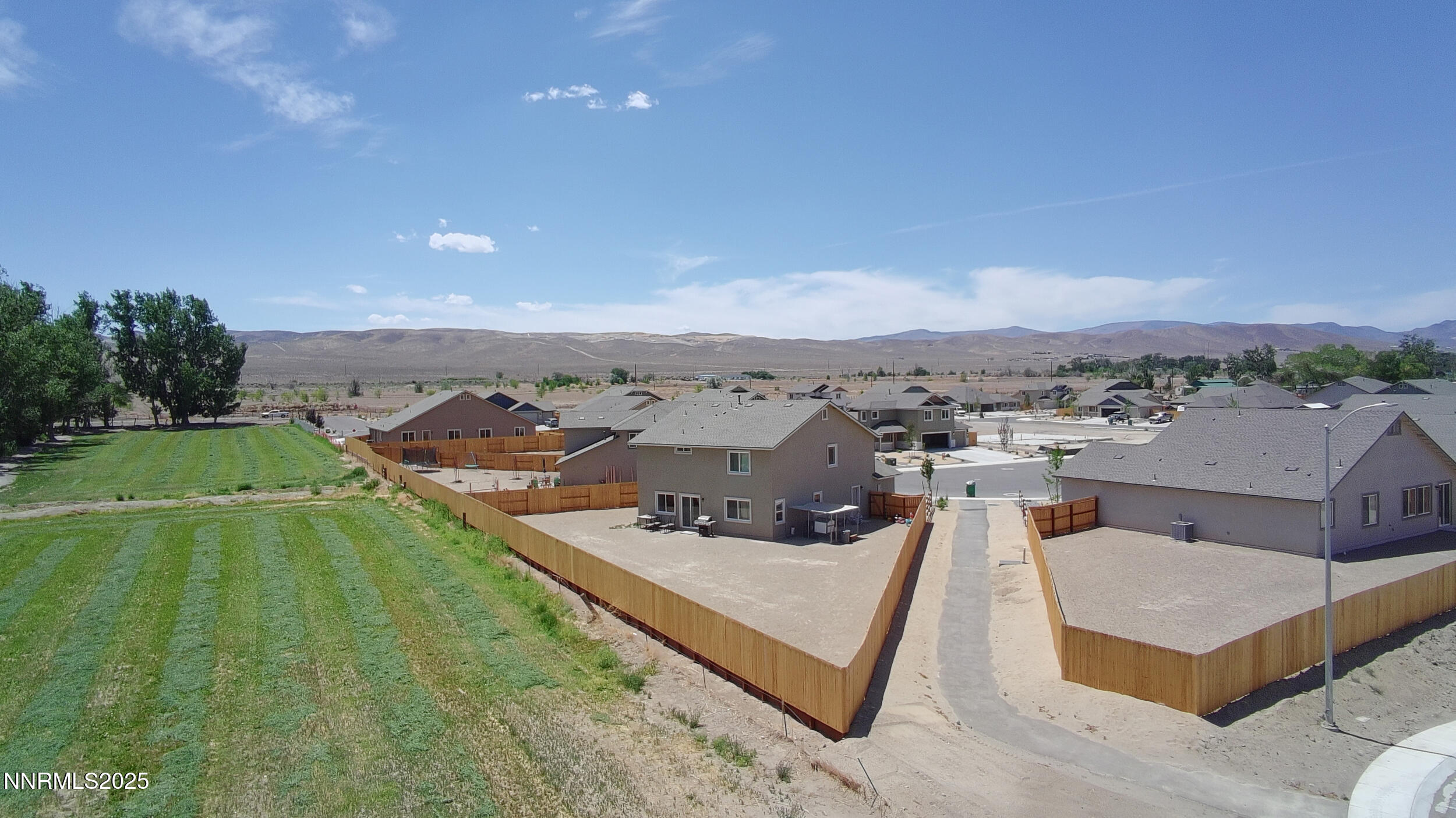 6778 Shell Court Fernley, NV 89408 - Photo 4 of 33 7_sing0042