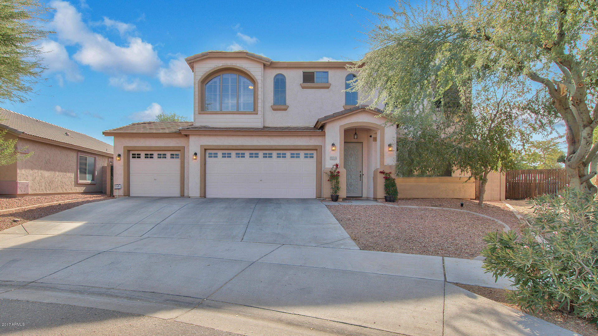 2223 West Maldonado Road Phoenix, AZ 85041 - Photo 2 of 41 02
