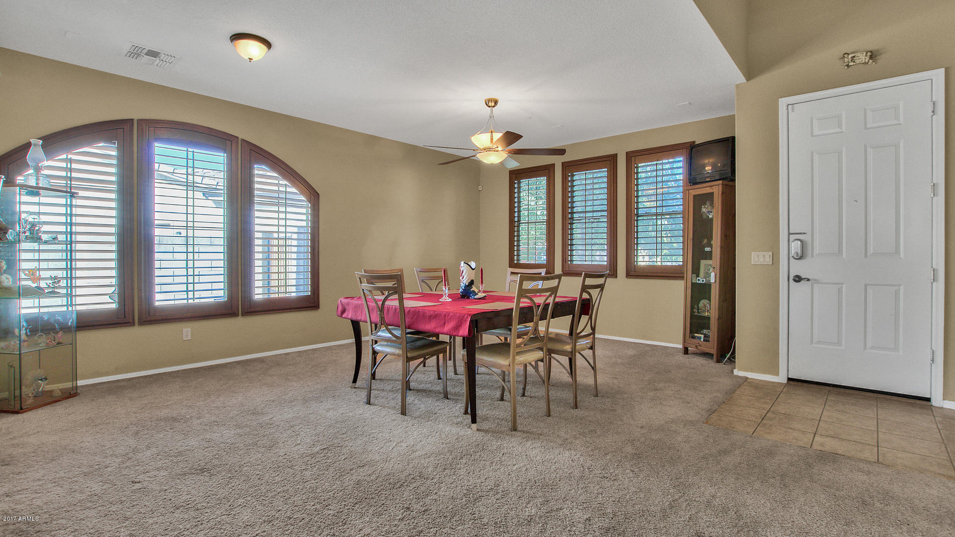 2223 West Maldonado Road Phoenix, AZ 85041 - Photo 5 of 41 05