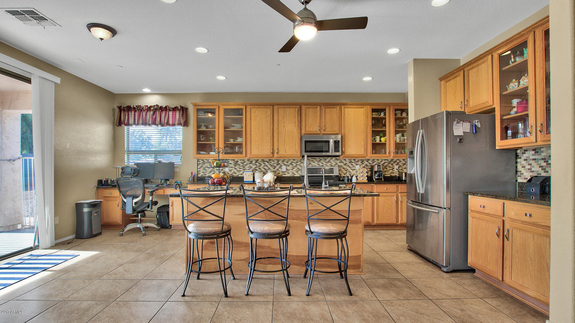 2223 West Maldonado Road Phoenix, AZ 85041 - Photo 8 of 41 08
