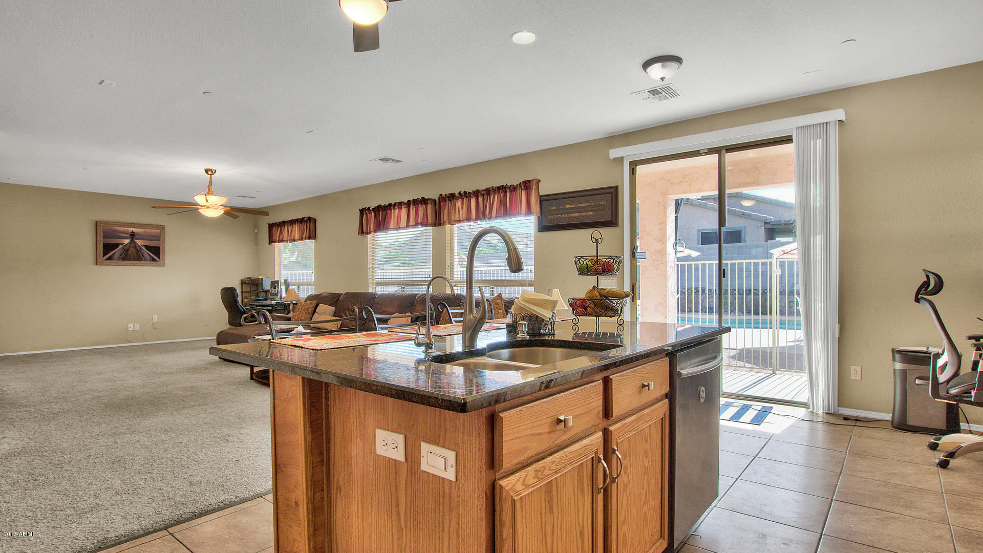 2223 West Maldonado Road Phoenix, AZ 85041 - Photo 10 of 41 10