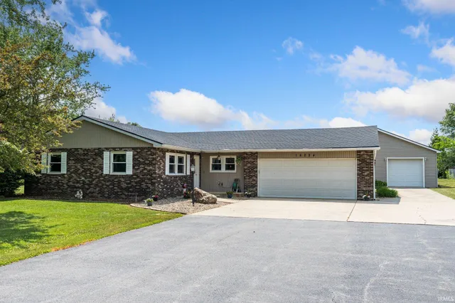 $349,000 | 16224 Feighner Road, Roanoke, IN 46783
