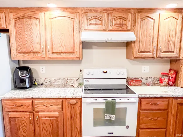 $349,000 | 16224 Feighner Road, Roanoke, IN 46783