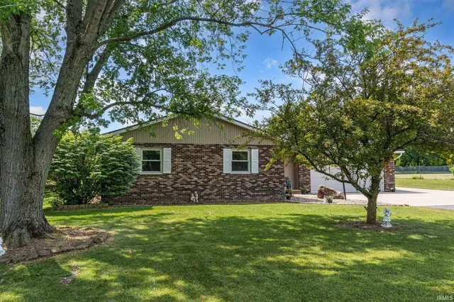 $349,000 | 16224 Feighner Road, Roanoke, IN 46783