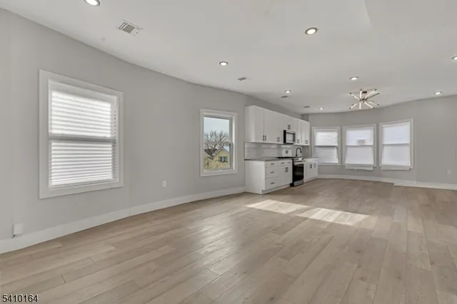 $2,800 | 626 South 20th Street, Unit 3, Newark, NJ 07103