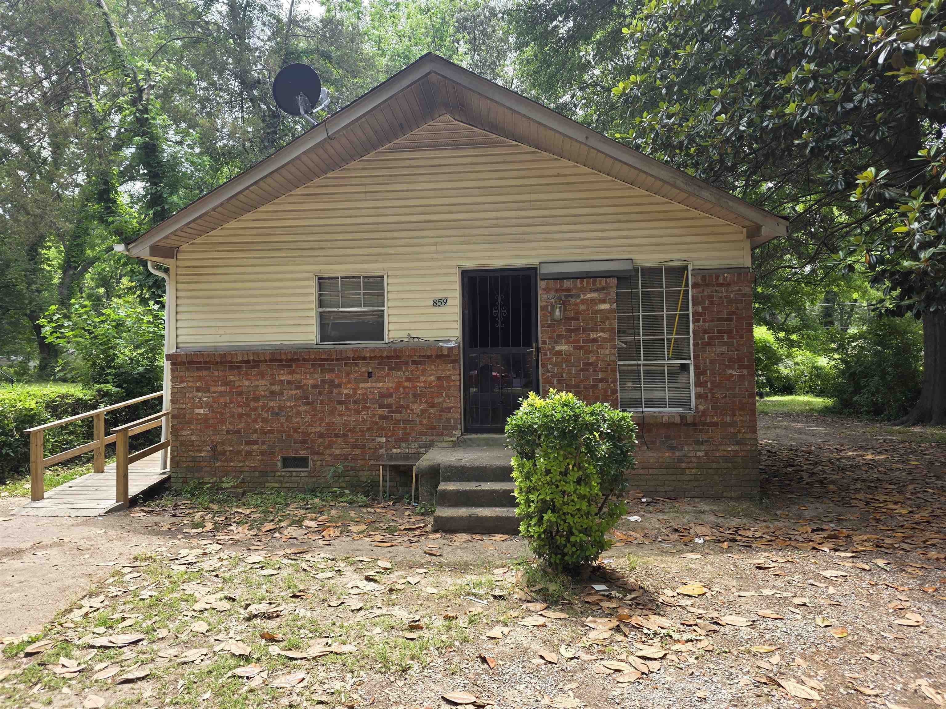 859 North Ball Road Memphis, TN 38106 - Photo 2 of 6