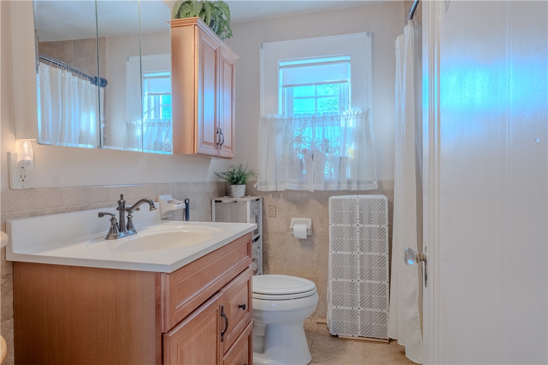 73 Western Promenade Cranston, RI 02905 - Photo 12 of 16